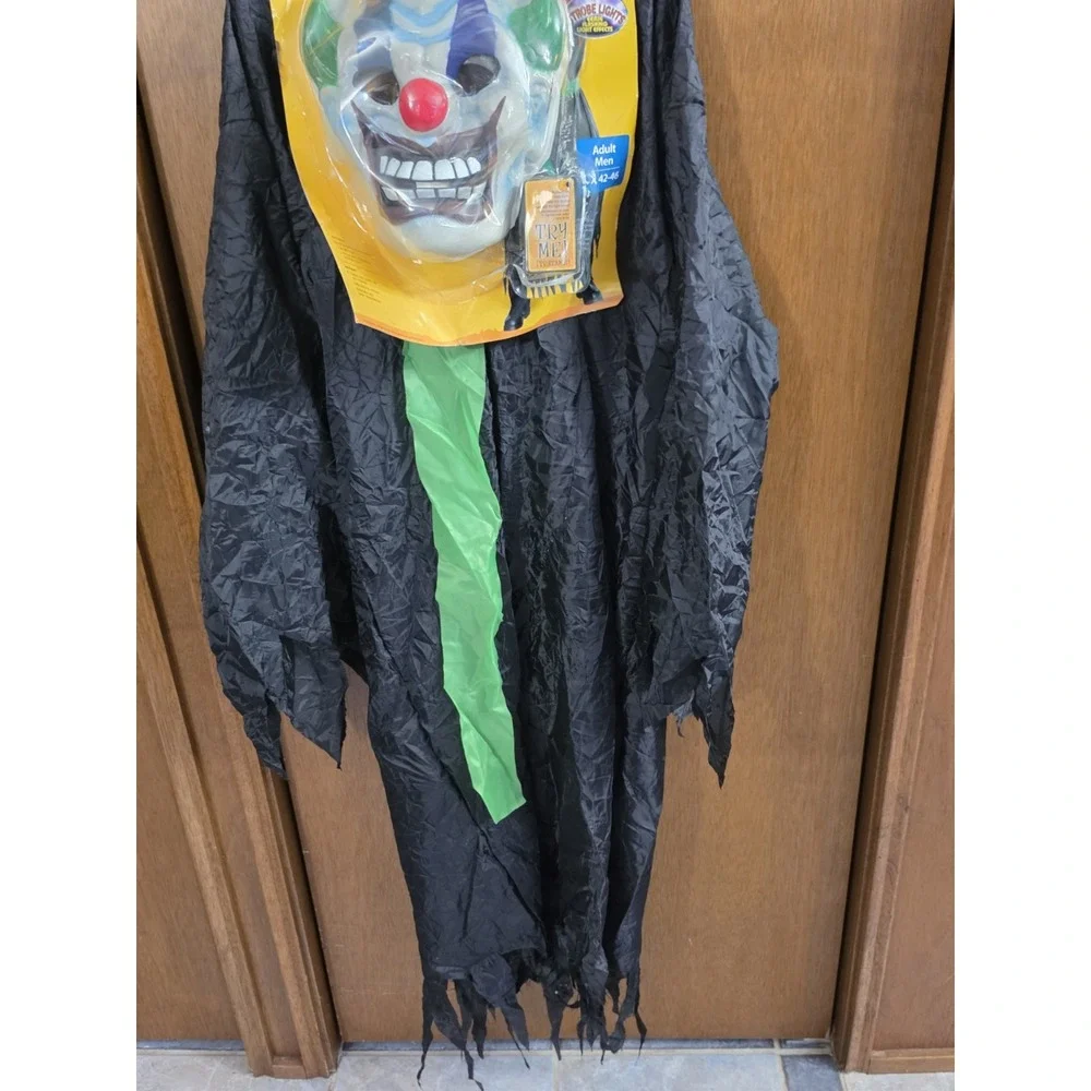 New Old Stock Crazy Clown Lite Up Eyes  Mens XL